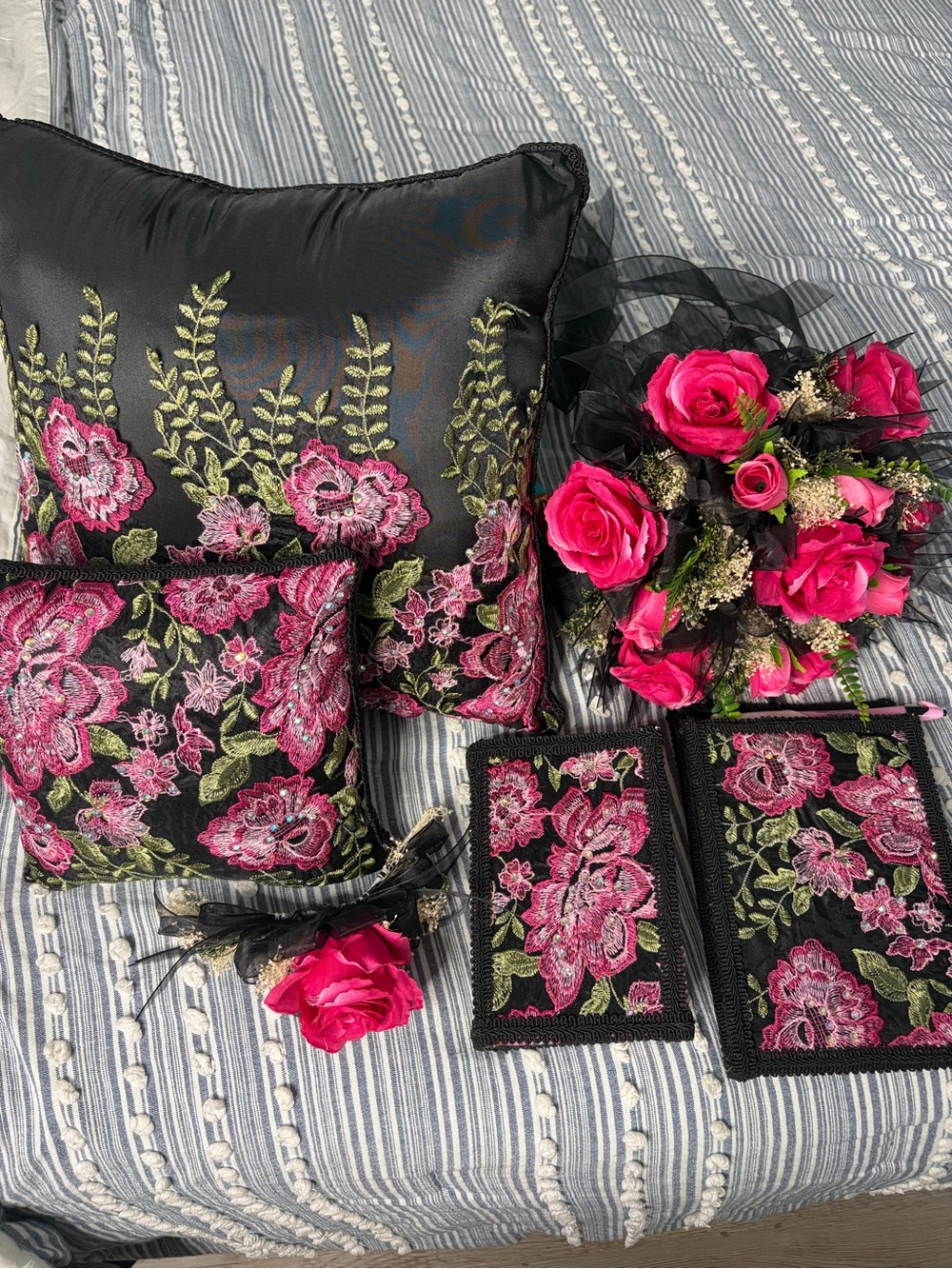 Black & Pink 6pc Quinceañera set